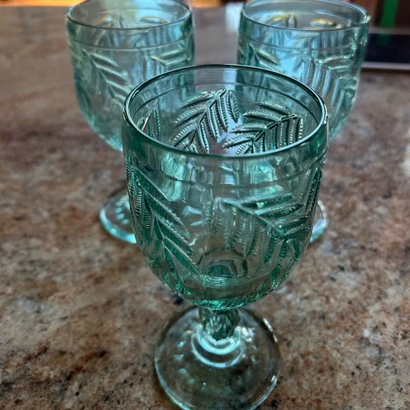 Fitz & Floyd (3) Bali Leaf Green Glass Water  Goblets. Heavier weight 12 oz. - Picture 3 of 6